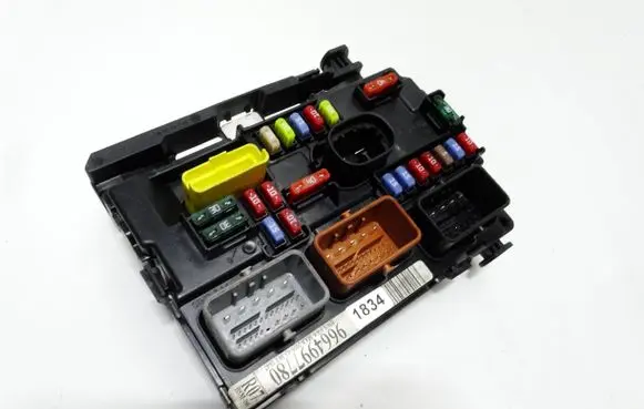 Citroen DS3 Fuse module 9664997780