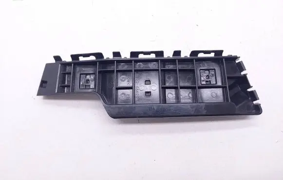 Front bumper mounting bracket