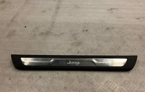 Jeep Grand Cherokee Front sill trim cover 1NC81DX9AB