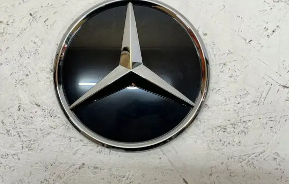 Mercedes-Benz GLB x247 Manufacturer badge logo/emblem A0008800600