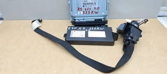 BMW X5 E70 Engine control unit/module 8510841