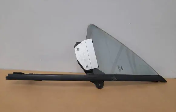 Bentley Continental Front vent window/glass (coupe) 43R00368 DOT618M600301AS2