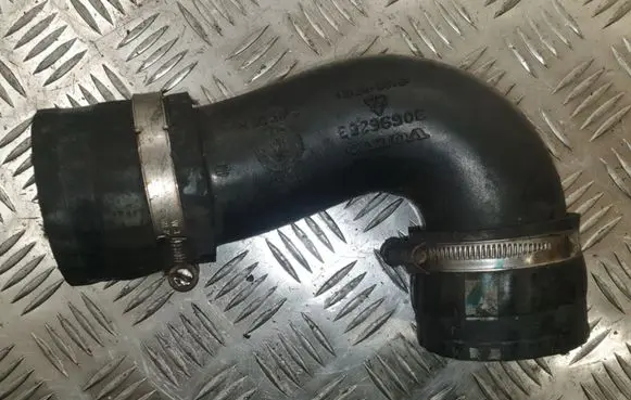 Volvo V70 Intercooler hose/pipe 30696253