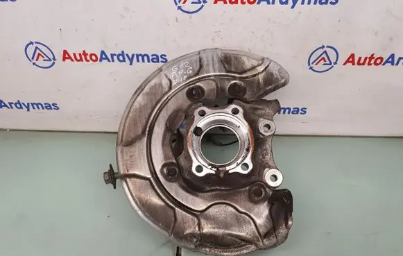 Rear wheel hub spindle/knuckle
