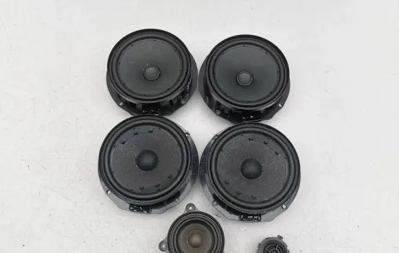 Volkswagen Golf VIII Audio system kit 5H0035710 5H0035453