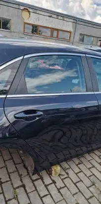 KIA Ceed Rear door