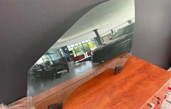 Audi e-tron Front door window glass four-door 4KE845021 4K5845021