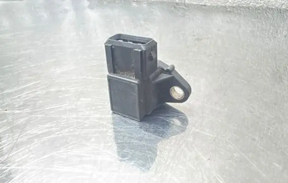 BMW 5 E34 Air pressure sensor 2244674