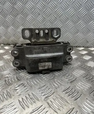 Volkswagen Touran II Engine mount bracket 1k0199555