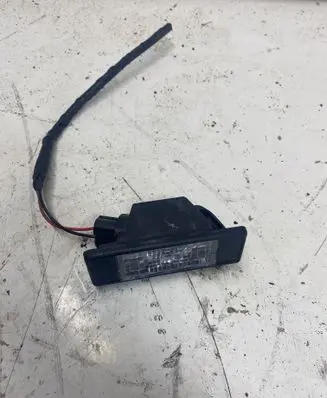 Nissan Qashqai Number plate light 25300100