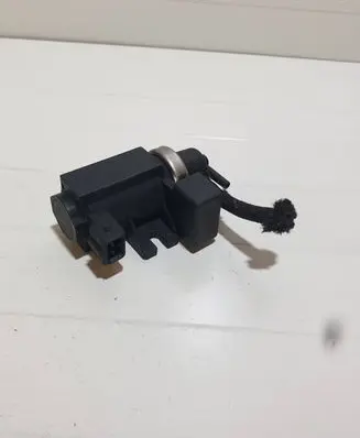 BMW 5 E39 Turbo solenoid valve 72279600 2247906
