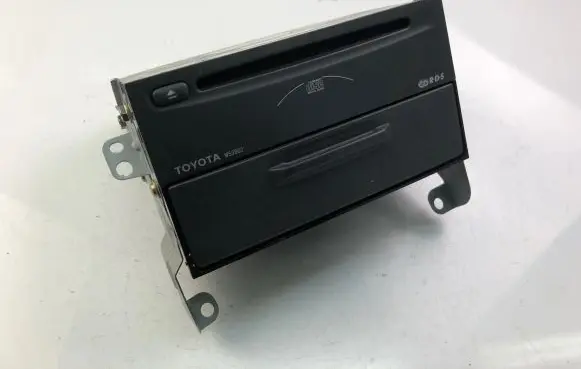 Toyota Corolla E120 E130 CD/DVD changer 8612002190