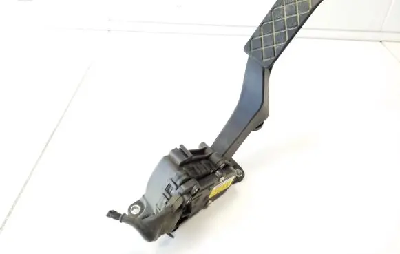 Volkswagen Transporter - Caravelle T5 Accelerator throttle pedal 7E1723503C