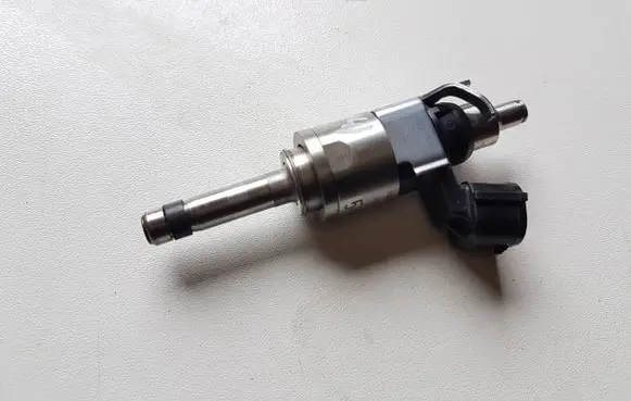 Mazda CX-5 II Fuel injector PAMB13250 05G2210855