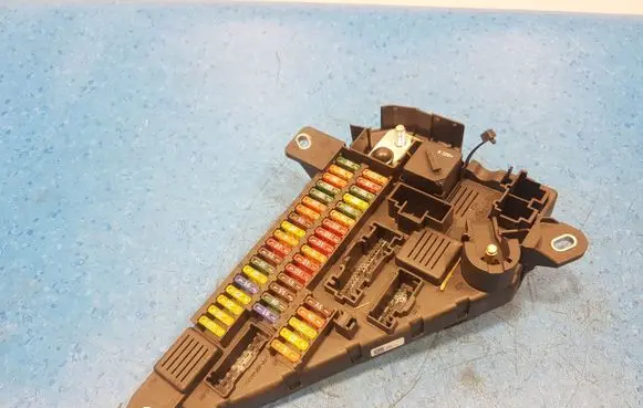 BMW 6 E63 E64 Fuse box set 6906618