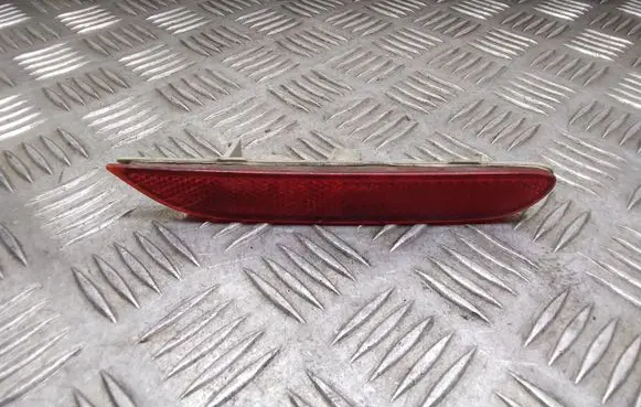 Nissan Qashqai Rear tail light reflector 25023005 E11020700 3314207