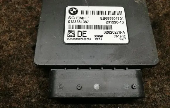 BMW 5 F10 F11 Rear brake EMF control unit/module 6858017