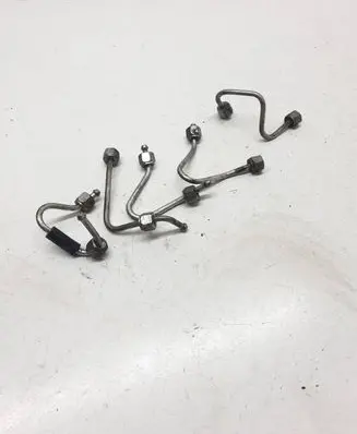 Fuel injector supply line/pipe
