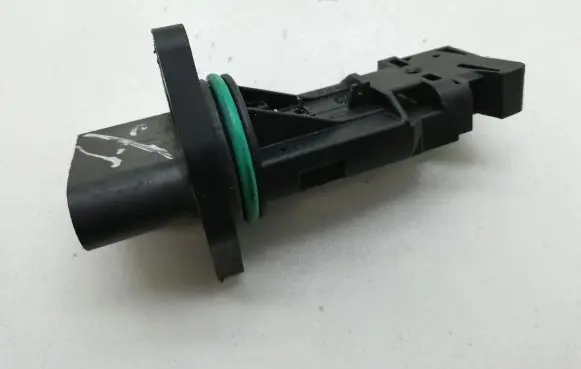 Skoda Octavia Mk2 (1Z) Mass air flow meter F00C2G2055