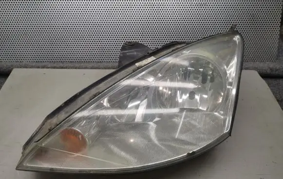 Ford Focus Headlight/headlamp