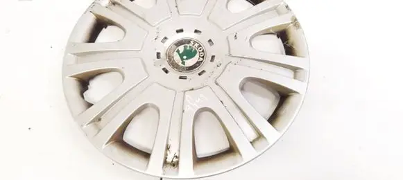 Skoda Octavia Mk2 (1Z) R15 wheel hub/cap/trim 1Z0601147E