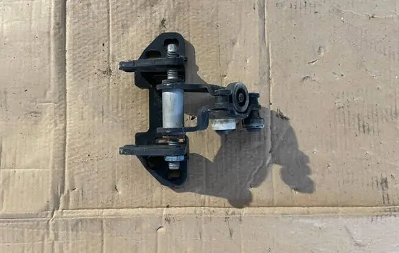 Mercedes-Benz Sprinter W906 Sliding door middle roller runner a9067600247