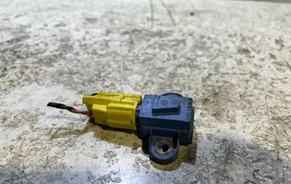 Volkswagen Golf V Airbag deployment crash/impact sensor 1K0955557A