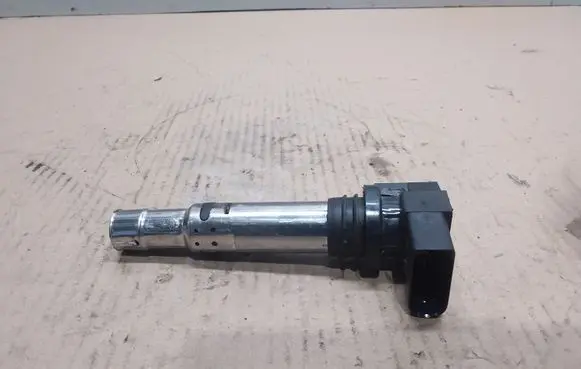 Volkswagen Touran I High voltage ignition coil 036905715G