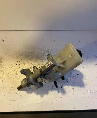 Nissan Primastar Master brake cylinder 320670082
