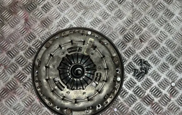 BMW 3 E90 E91 Clutch set kit 7577479