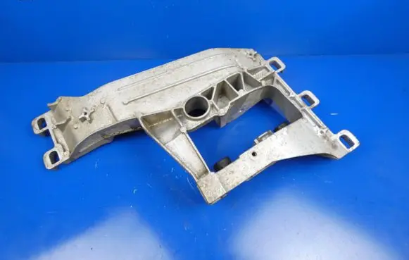 Jaguar F-Pace Gearbox mounting bracket HX736A026DE