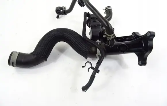 Nissan Qashqai Thermostat housing 110600686R