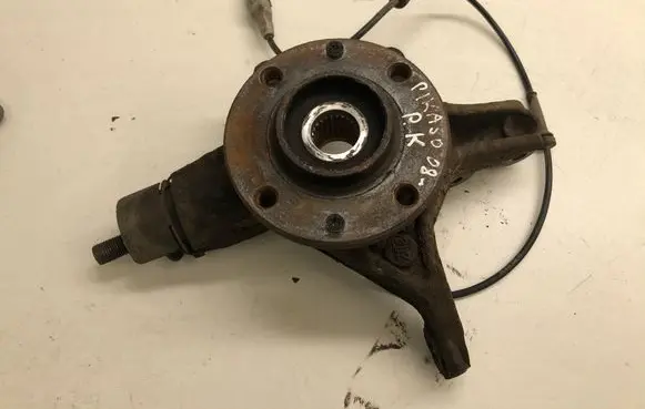 Citroen C4 Grand Picasso Front wheel hub spindle knuckle