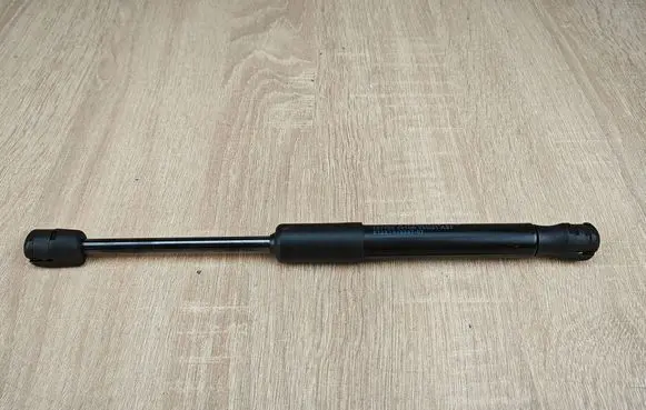 BMW 4 G22 G23 G24 G26 Front bonnet/hood damper/strut 7419387