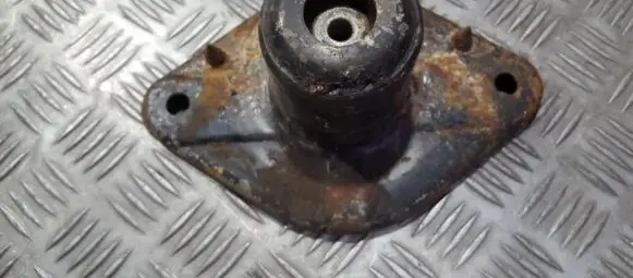 Volkswagen PASSAT B5 Coil spring mount 