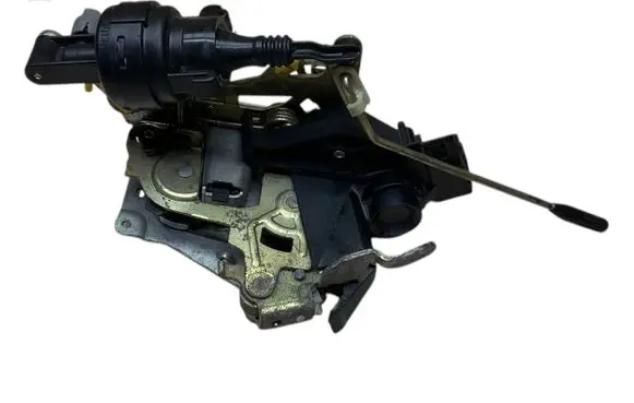 Mercedes-Benz C W202 Front door lock 2028200309