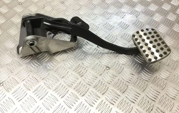 Mercedes-Benz ML W164 Brake pedal A1642902301 A1702900182