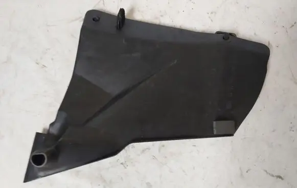 Mercedes-Benz C W203 Air filter box cover 2038301613
