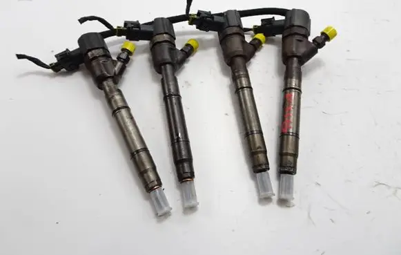 Hyundai ix35 Fuel injector 0445110411
