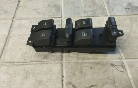 Volkswagen Golf IV Electric window control switch 1J4959857 F005S00011