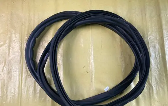 Mercedes-Benz B W245 Seal rubber (tailgate) A1697400378