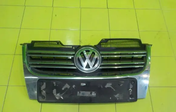 Volkswagen Golf VI Front bumper upper radiator grill 1K5853651