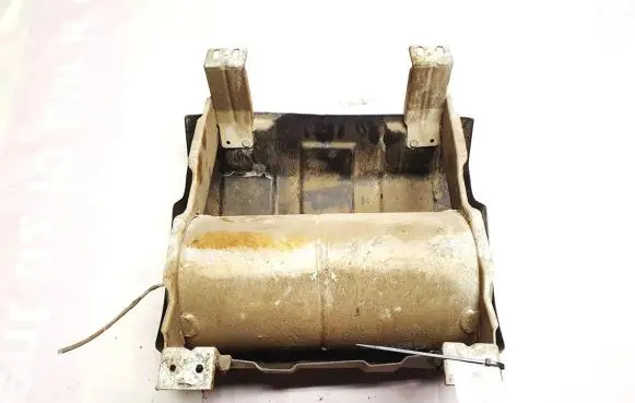 Vacuum air tank