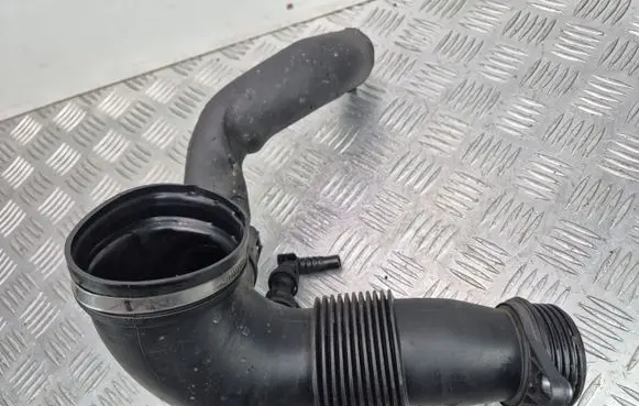 BMW 5 F10 F11 Air intake duct part 7605638 70510167 7051016