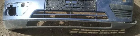 Ford Focus Front bumper melynas
