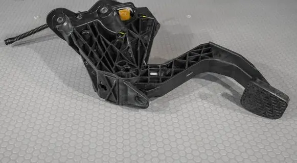 Mercedes-Benz Sprinter W907 W910 Clutch pedal A9072900000 A9102901200 A2012910282