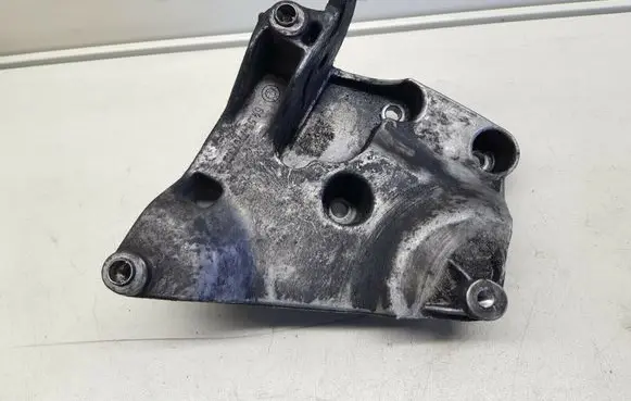 BMW X3 E83 A/C compressor mount bracket 7787319