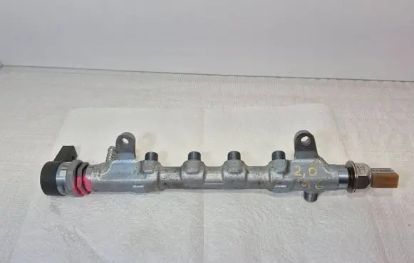 Volkswagen Golf VI Fuel main line pipe 03L130089P 100000443 037130764H