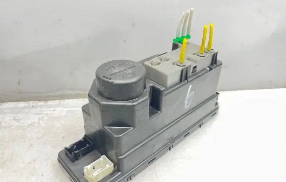 Mercedes-Benz CLK A208 C208 Central locking vacuum pump 2108001848