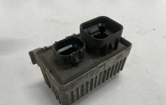 Opel Insignia A Glow plug pre-heat relay 55574293